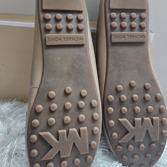 Pre loved authentic Michael Kors loafers - Picture 8 of 10